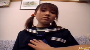 176 JScGi Schoolgirl Manami Yuuki gets cum in her mouth