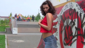 Lara love to show off in the street