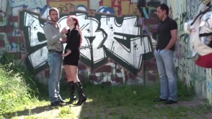 The redhead fuck in broad daylight by her sex buddies