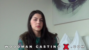 La sulfureuse italienne, Valentina Nappi passe un casting chez Woodman