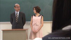 Naughty Yui Igawa likes having sex at school