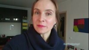 Une amatrice se touche et s'enfile un gode tout le long de son trajet en taxi